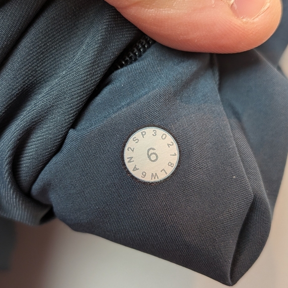 Lululemon Next Move Crop *23" Size 6 Color Gravity Pockets Lightweight - Picture 9 of 16